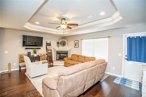 802 E Asher Dr, Rogers, AR 72758 photo 2
