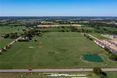 4211 Ginn Rd, Bentonville, AR 72713