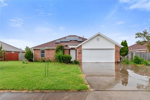 362 Chip Dr, Springdale, AR 72764