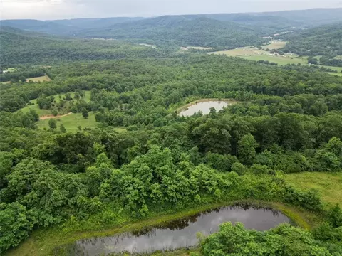 Madison 5351 Road, Combs, AR 72721