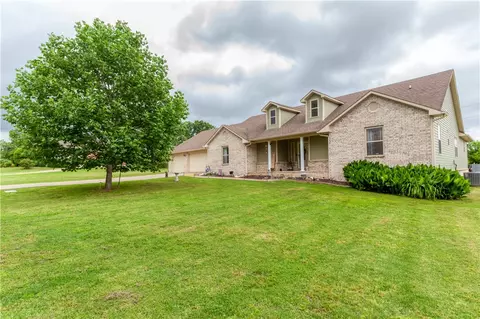 3319 Larkspur Ln, Fort Smith, AR 72916 photo 1