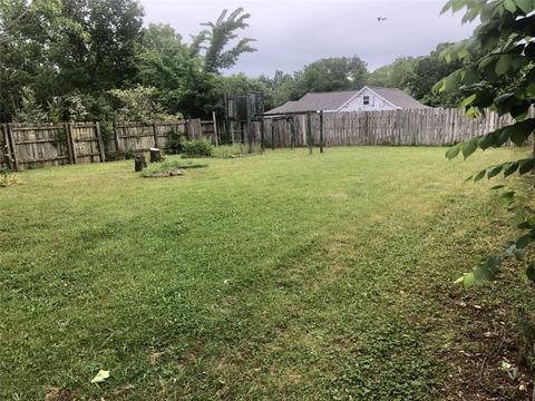 691 E Mcclinton, Fayetteville, AR 72701
