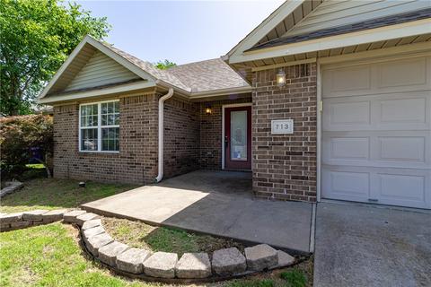 713 Topaz St, Lowell, AR 72745 photo 2