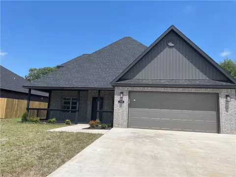 300 Ryder St, Gentry, AR 72734