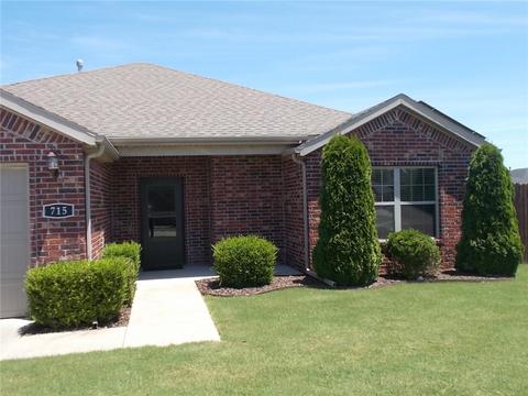 715 Olivia Ln, Centerton, AR 72719 photo 2
