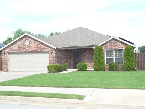 715 Olivia Ln, Centerton, AR 72719 photo 1