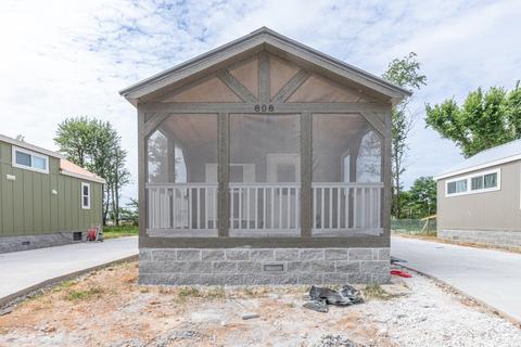 808 E Linden St, Rogers, AR 72756 photo 2