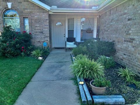 501 Walker St, Centerton, AR 72719 photo 2