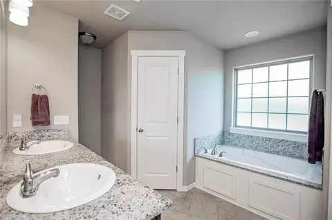 3876 Kirkbridge Pl, Springdale, AR 72764 photo 8