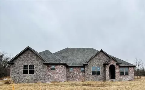 17405 Stage Coach Rd, Gravette, AR 72736