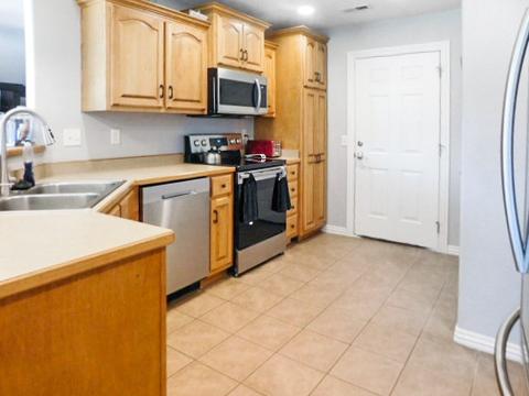 516 Eagle Dr, Gravette, AR 72736 photo 2