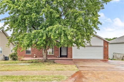 1315 E Rachel Ln, Rogers, AR 72758