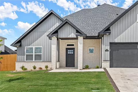 700 Bronco St, Centerton, AR 72719 photo 2