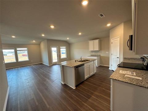 604 Comanche Dr, Gentry, AR 72734 photo 4