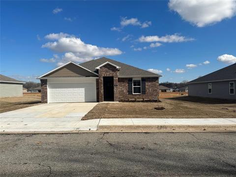 604 Comanche Dr, Gentry, AR 72734 photo 1