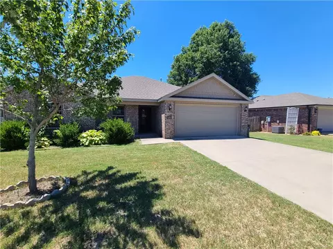 659 Olivia Ln, Centerton, AR 72719 photo 1