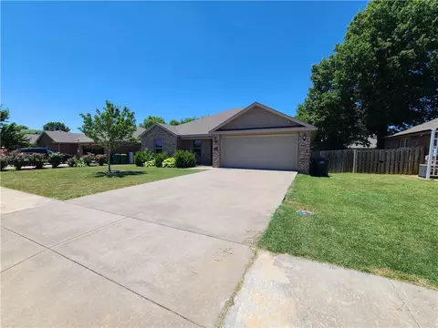 659 Olivia Ln, Centerton, AR 72719 photo 3