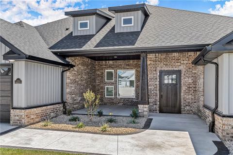 711 Bronco St, Centerton, AR 72719 photo 3