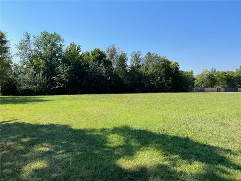 S Carl Street, Siloam Springs, AR 72761
