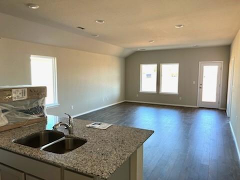 700 Comanche Dr, Gentry, AR 72734 photo 2