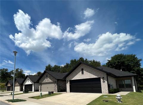1607 S 17th Pl, Rogers, AR 72758