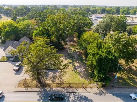 924 S Mt Olive St, Siloam Springs, AR 72761