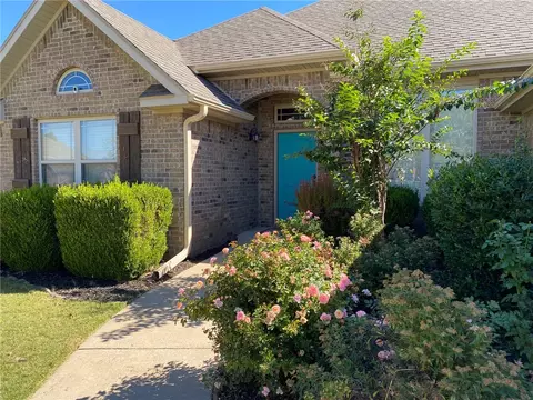 6433 W Bridge Bay Dr, Rogers, AR 72758 photo 2