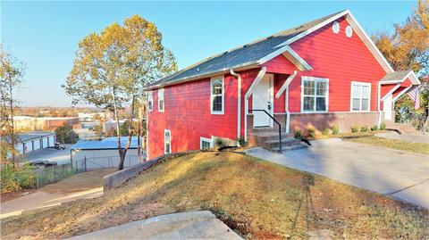 2471 Brophy Cir, Fayetteville, AR 72703