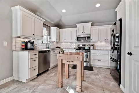711 Olivia Ln, Centerton, AR 72719 photo 9