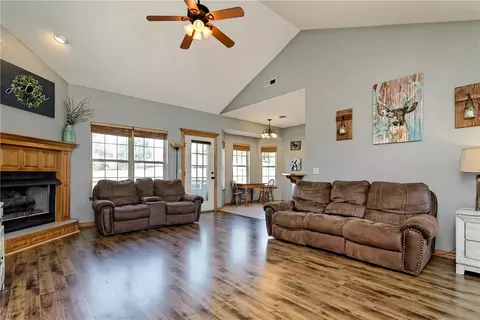 208 Blake Dr, Centerton, AR 72719 photo 2