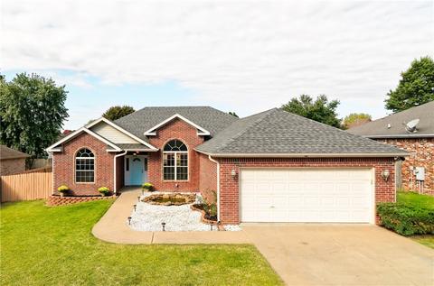 208 Blake Dr, Centerton, AR 72719 photo 1