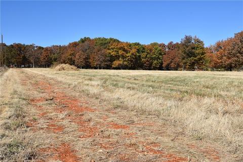 8169 N Tycoon Rd, Centerton, AR 72712 photo 2