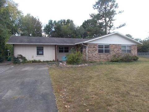 1813 Lawrence Ave, Springdale, AR 72762
