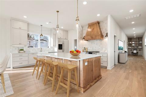 833 SE 5th St, Bentonville, AR 72712