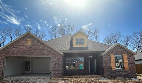 3009 E Coolridge St, Fayetteville, AR 72701