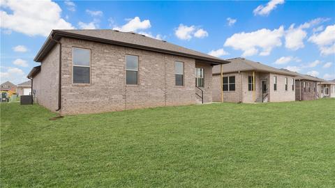 2040 Periwinkle Pl, Centerton, AR 72719 photo 2