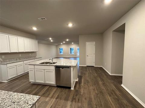 806 Comanche Dr, Gentry, AR 72734 photo 4