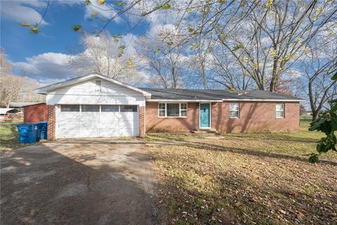 590 S Curtis Ave, Pea Ridge, AR 72751