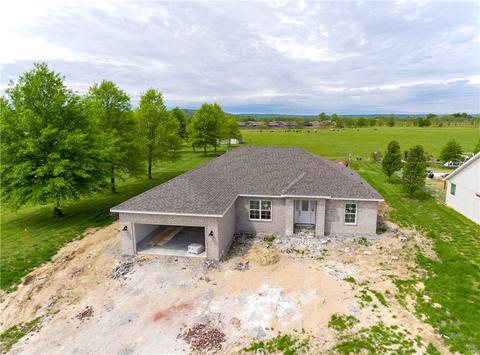 1860 Viney Grove Rd, Prairie Grove, AR 72753