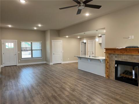 1041 Riverside Dr, Centerton, AR 72713 photo 4