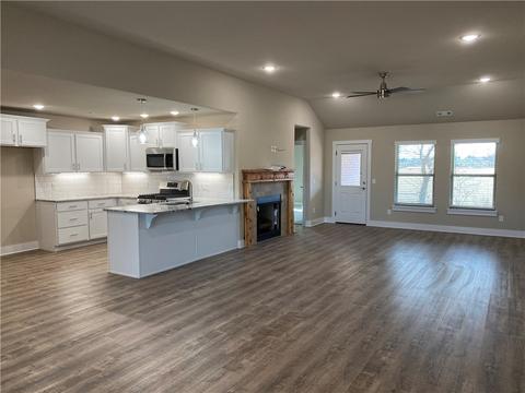1041 Riverside Dr, Centerton, AR 72713 photo 2