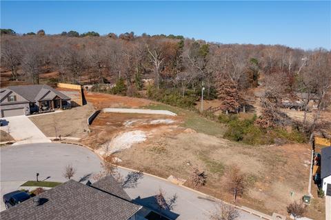 2292 E Absolute St, Fayetteville, AR 72701