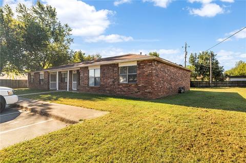 1002 W Hendrix St, Rogers, AR 72756 photo 1