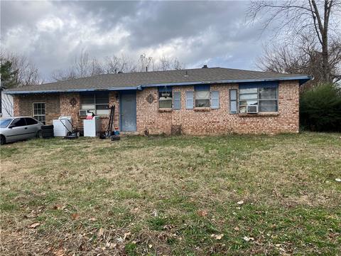1403 Bishop Dr, Rogers, AR 72756