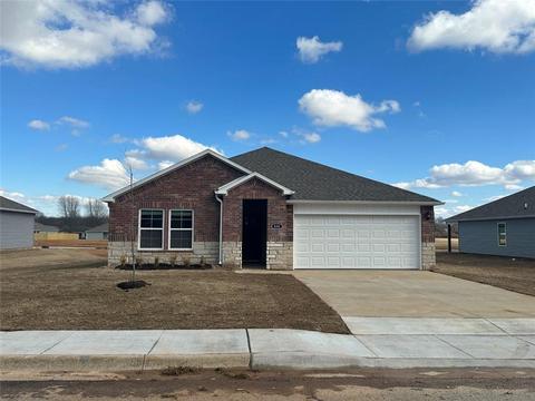800 Comanche Dr, Gentry, AR 72734 photo 1