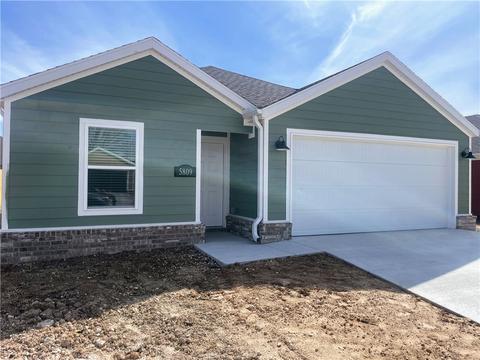 5906 W Holdcroft Dr, Fayetteville, AR 72704