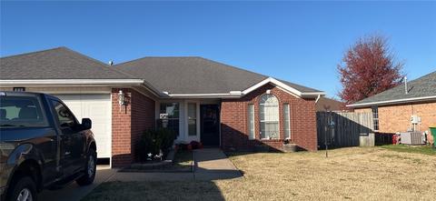 880 Sunflower St, Centerton, AR 72719