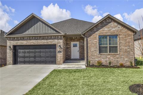 750 Harbison St, Bentonville, AR 72712