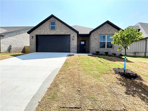 1070 Bootleg Rd, Centerton, AR 72719
