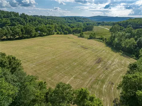 17871 Black Oak Rd, Fayetteville, AR 72701